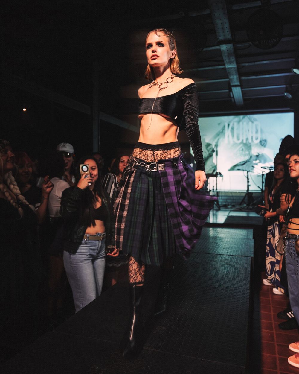 En el Cielo Fashion Show cover